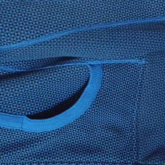 Lululemon Blue Hoodie Scuba Jacket. Size 6 - Picture 8 of 15